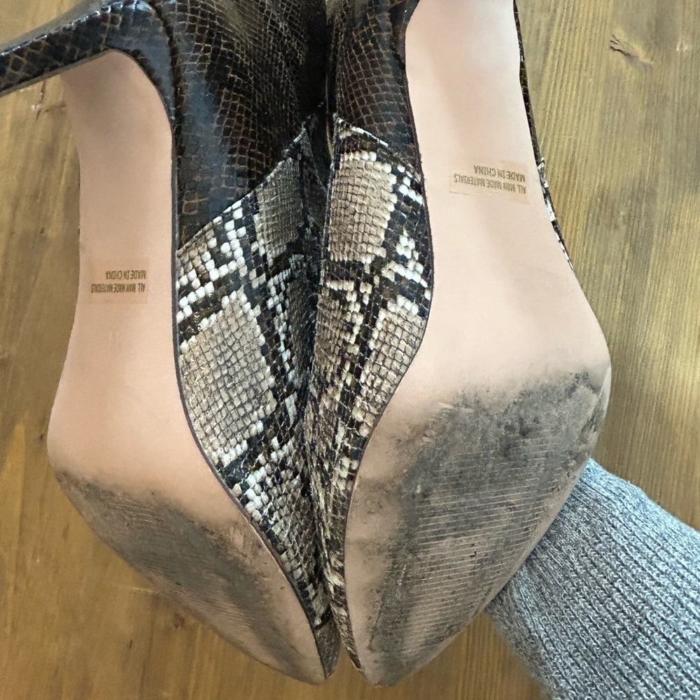 DV by Dolce Vita Sz 11 Zabrina Pointed Toe Snakeskin Bootie Boots Bikercore - Picture 3 of 9